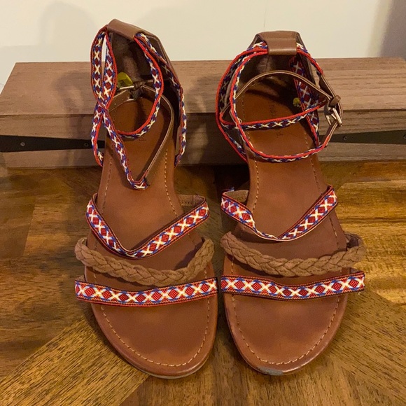 Indigo Rd sandals shoes Boho  Adjustable Strappy Flat 9 - Picture 2 of 11